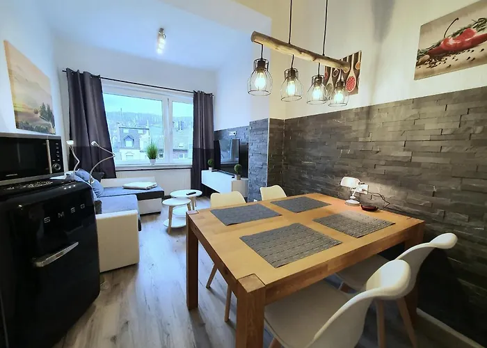 Moderne Wohlfühloase zentral in Seenähe - kostenfreie Minibar, Selbstfrühstück, Pillow menu, Smart Home, 55 Smart TVs, NETFLIX, DisneyPlus uvm