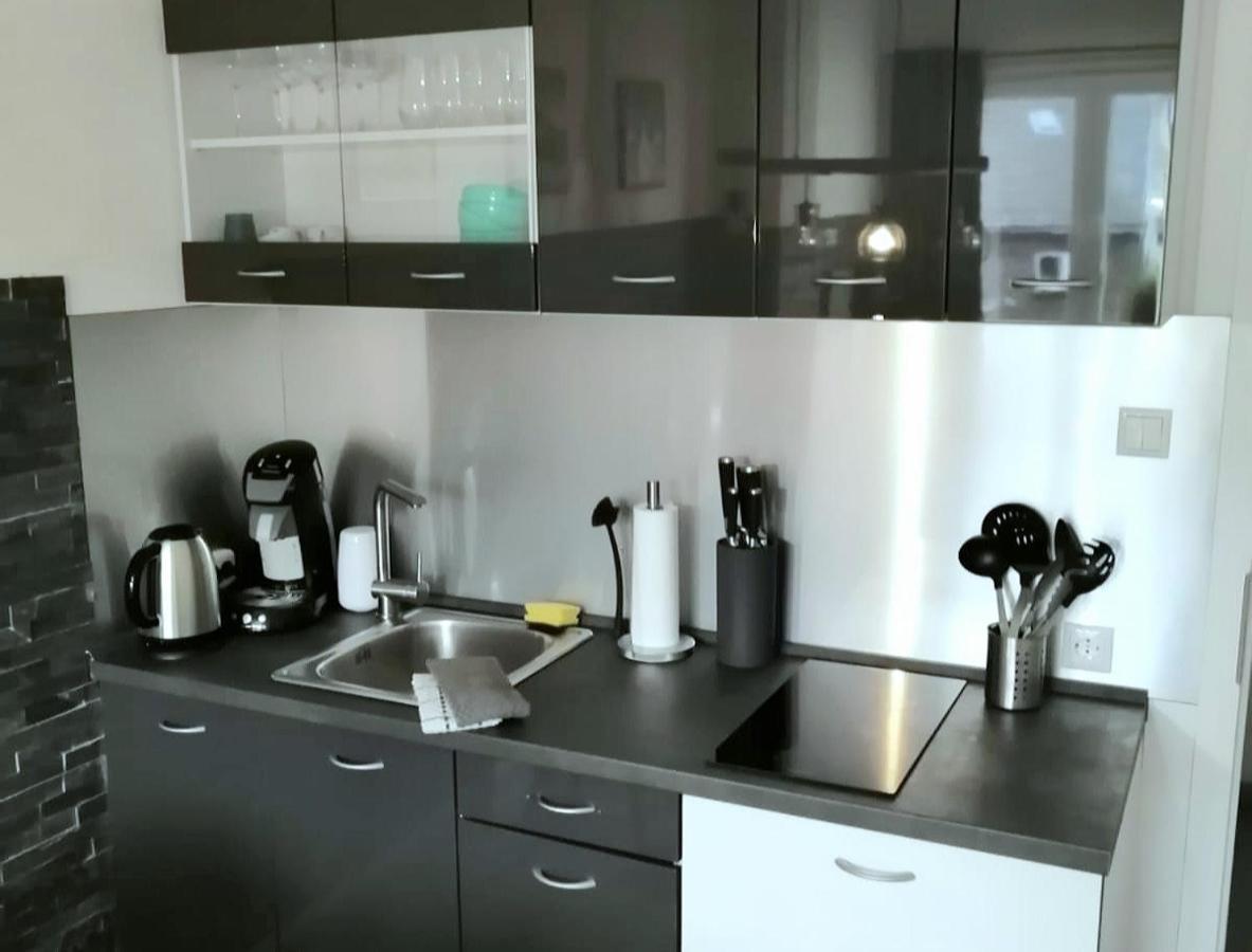 Moderne Wohlfühloase Zentral In Seenähe - Kostenfreie Minibar, Selbstfrühstück, Pillow Menu, Smart Home, 55 Smart Tvs, Netflix, Disneyplus Uvm